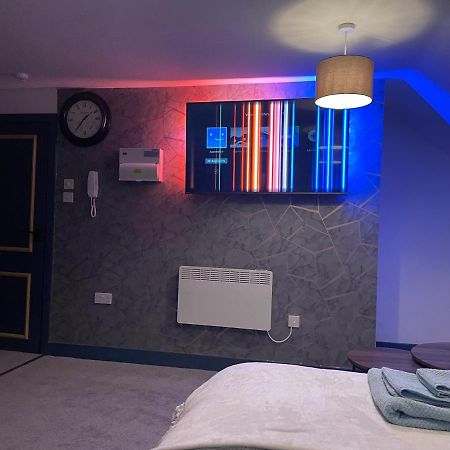 Lovely Studio Apartment Located In Birmingham Extérieur photo